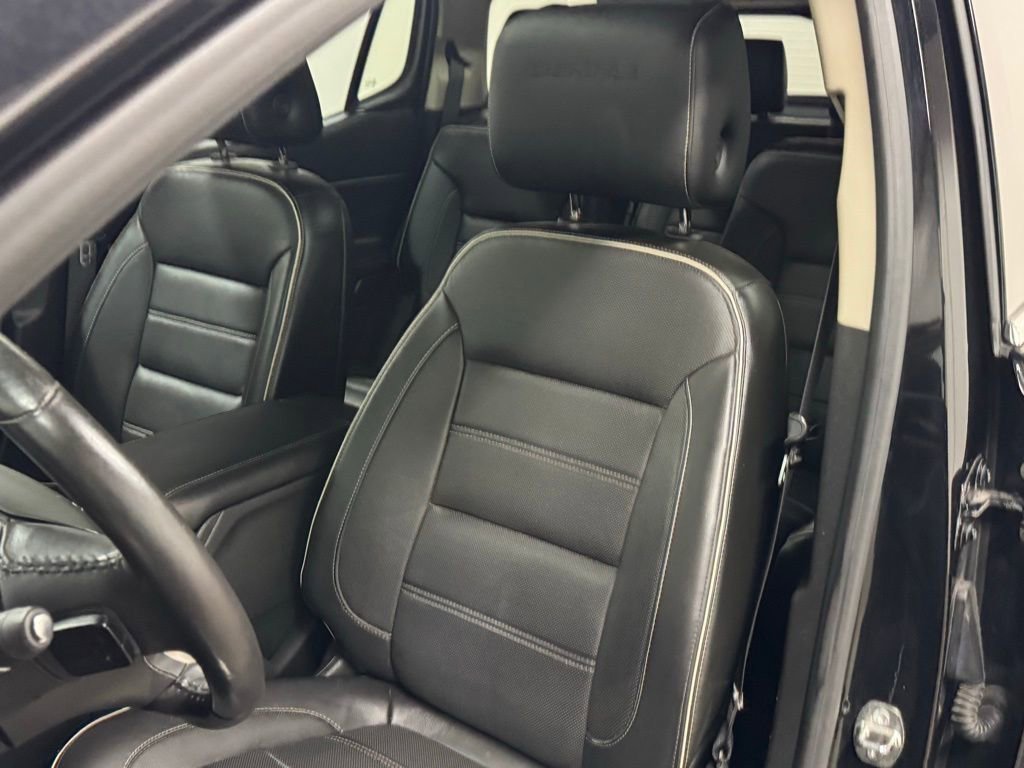 Used 2017 GMC Acadia Denali w/ Technology Package image 43