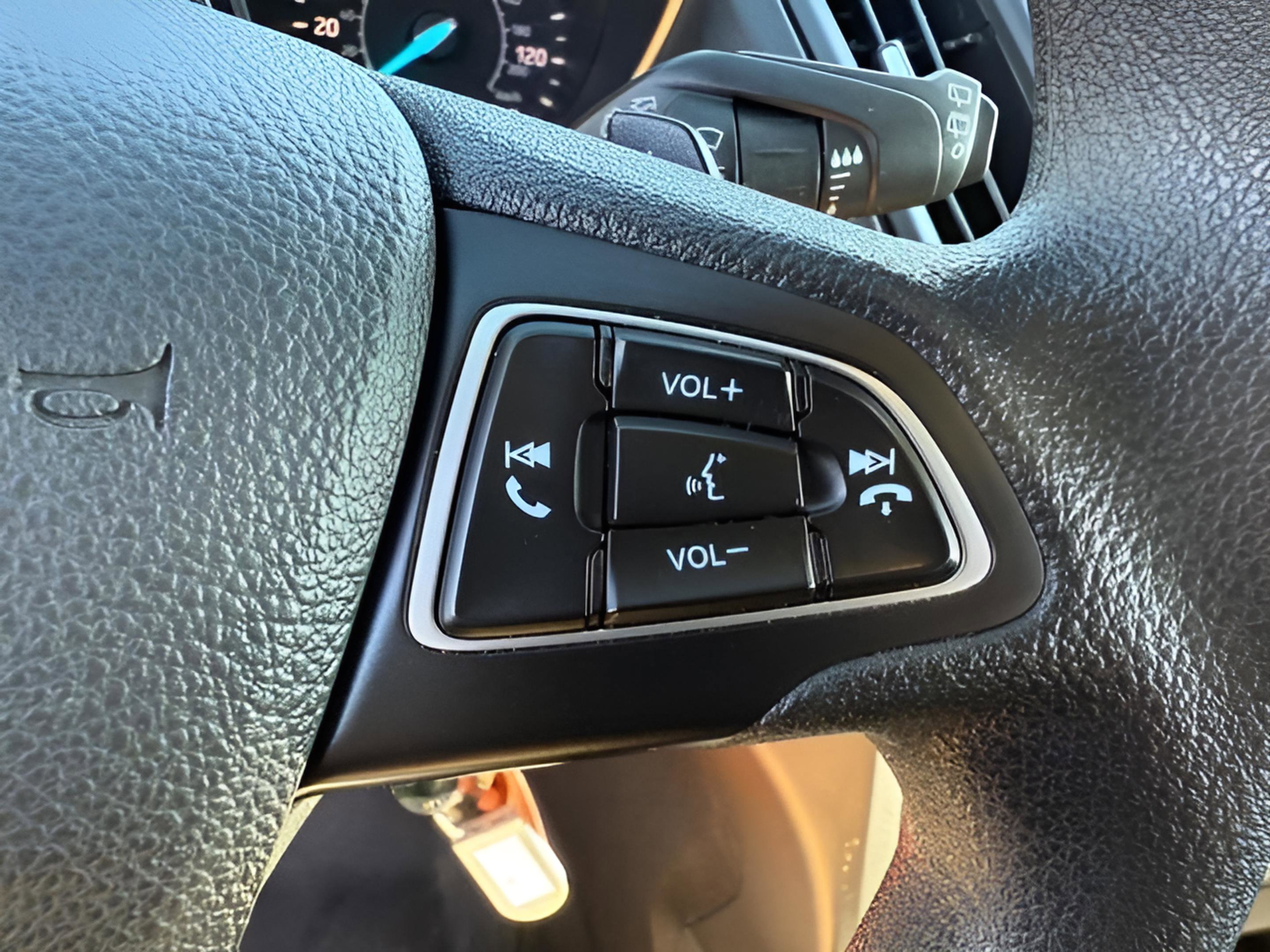Used 2017 Ford Escape SE AWD/4WD image 19