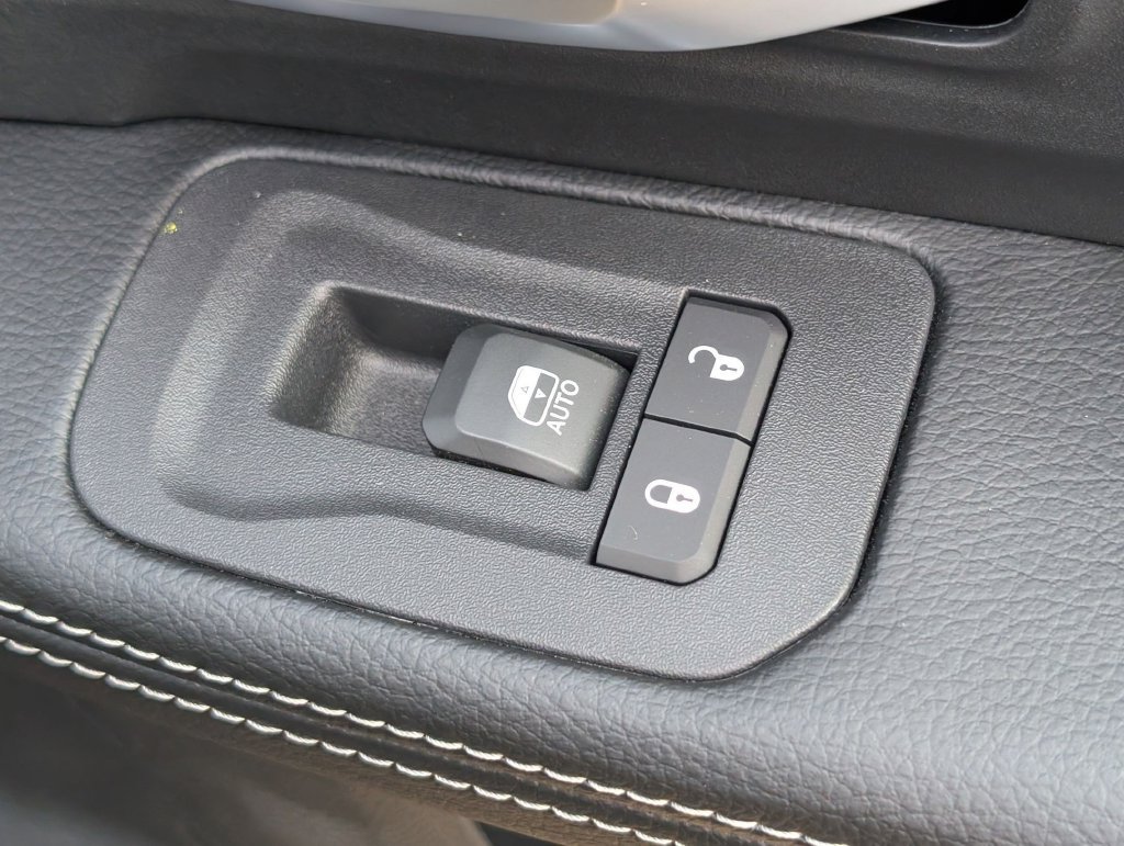 New 2026 RAM 3500 Big Horn AWD/4WD image 32