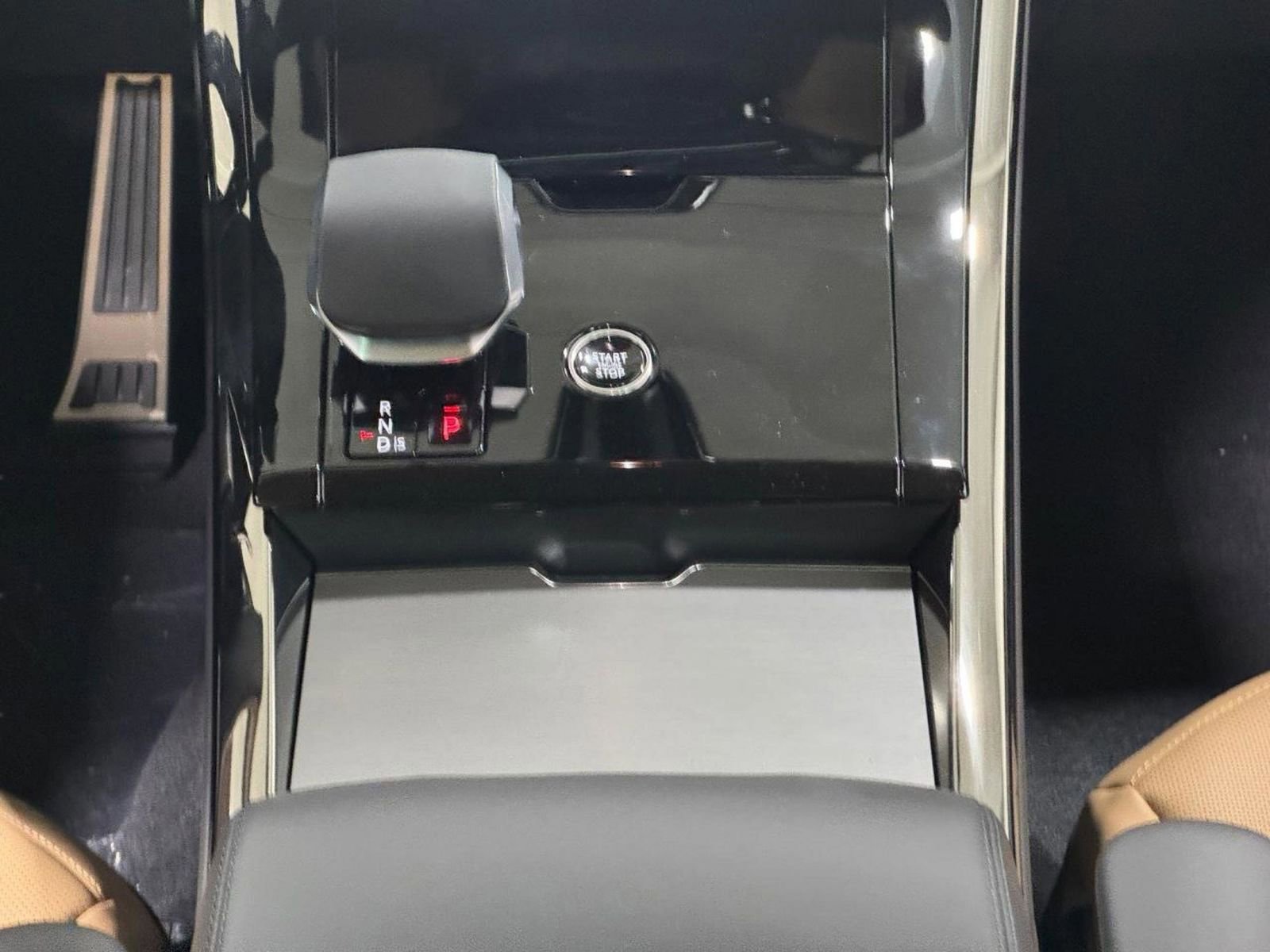 New 2026 Land Rover Range Rover Sport Dynamic SE image 15