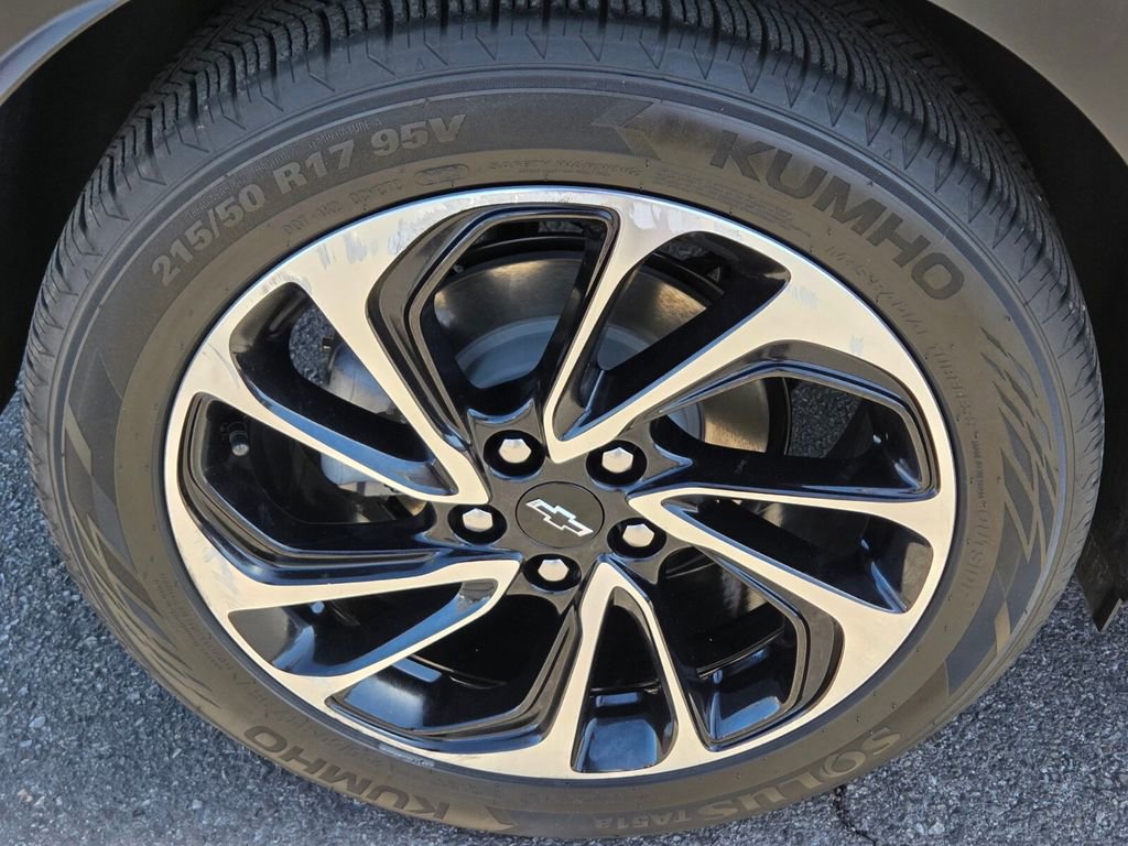 Used 2022 Chevrolet Bolt EUV Premier w/ Sun & Sound Package FWD image 11