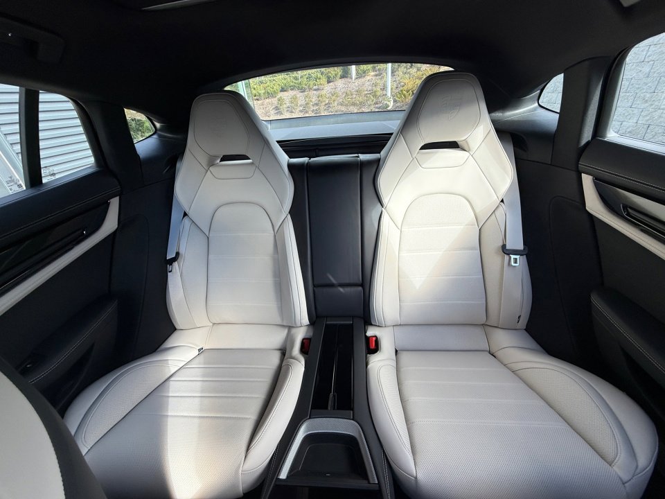 New 2026 Porsche Panamera image 24