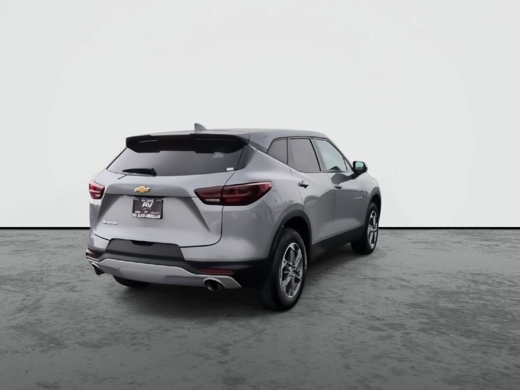 Used 2024 Chevrolet Blazer LT w/ Driver Confidence Package image 7