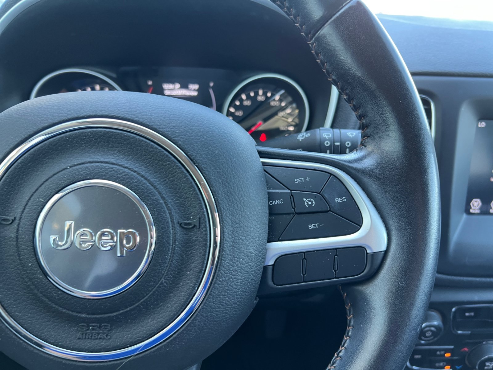 Used 2020 Jeep Compass Latitude FWD image 27