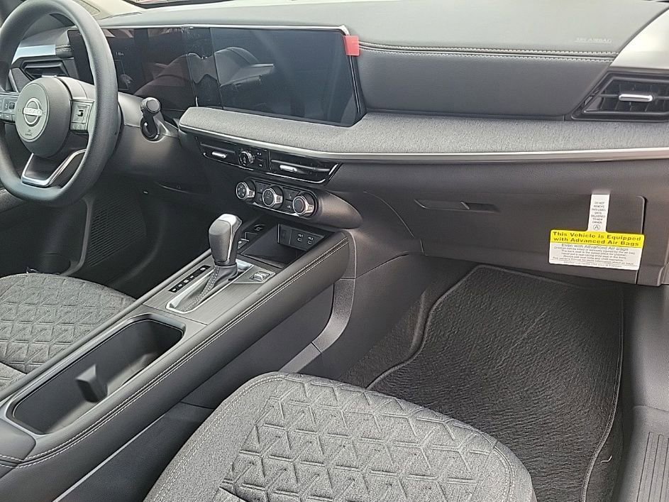 New 2025 Nissan Kicks SV w/ SV Premium Package image 11