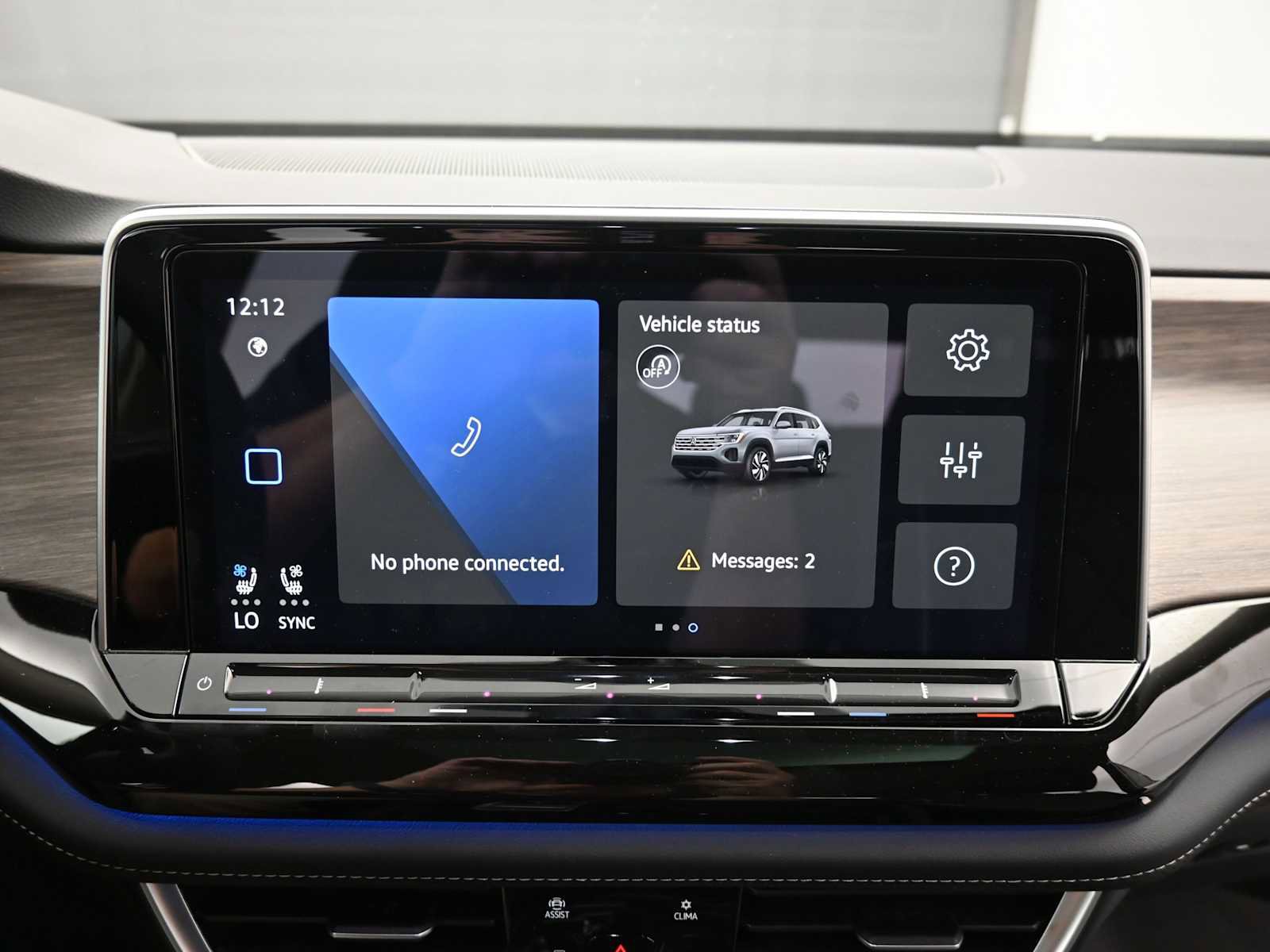 Used 2025 Volkswagen Atlas SEL Premium R-Line image 18