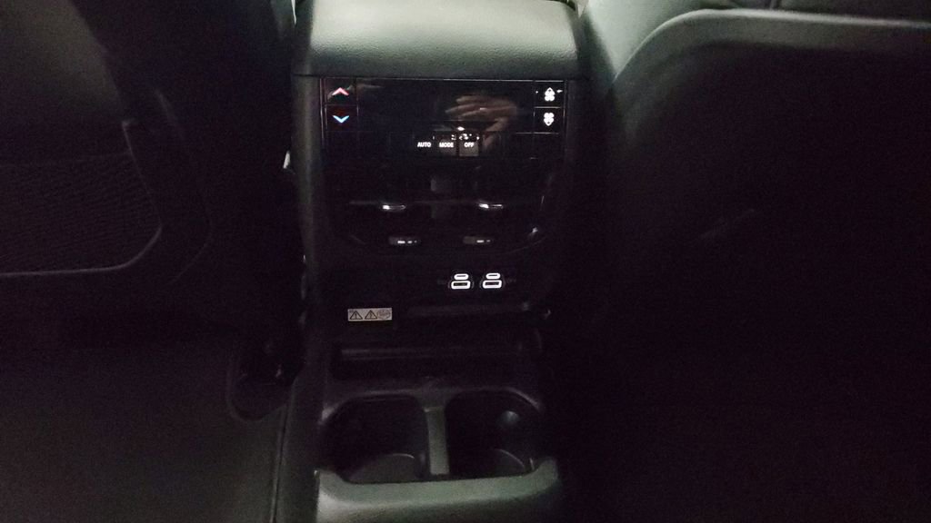 Used 2024 Jeep Grand Cherokee L Laredo w/ Luxury Tech Group I AWD/4WD image 14
