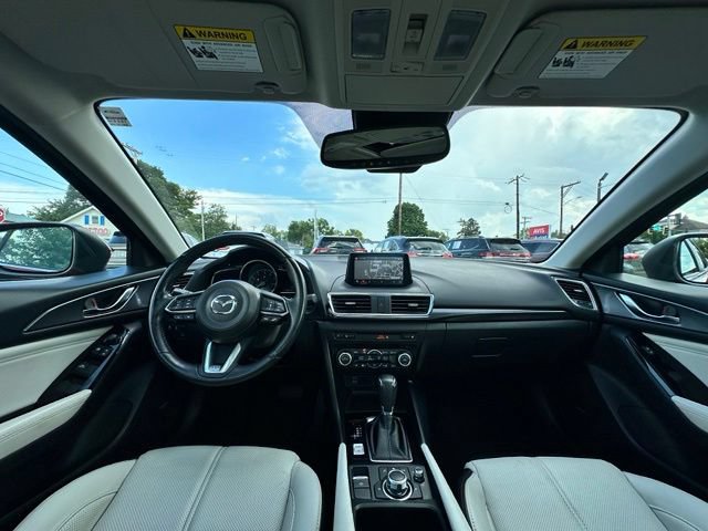 Used 2018 MAZDA MAZDA3 Grand Touring w/ Premium Equipment Package FWD image 19