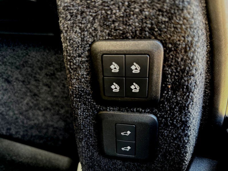 Used 2018 Land Rover Range Rover HSE image 34