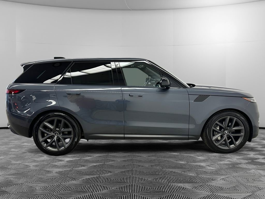 Used 2025 Land Rover Range Rover Sport SE AWD/4WD image 6
