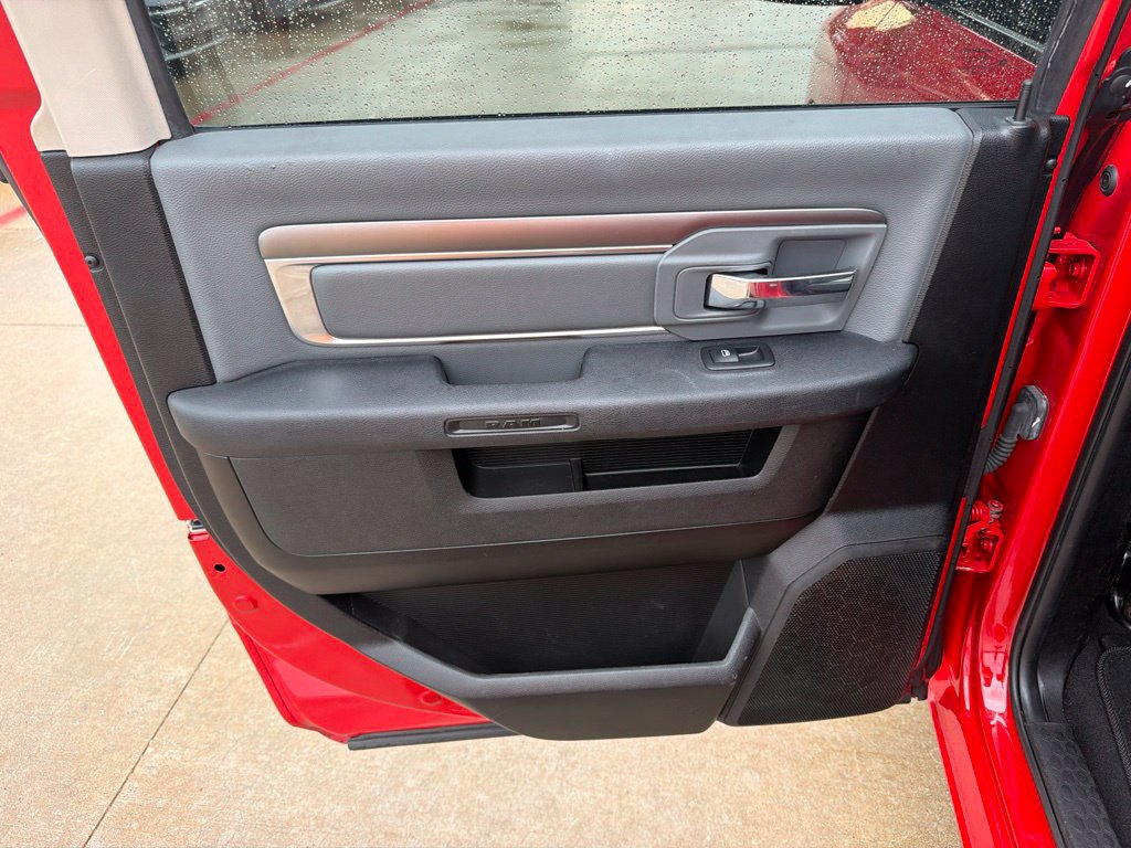 Used 2021 RAM 1500 Classic SLT RWD image 16