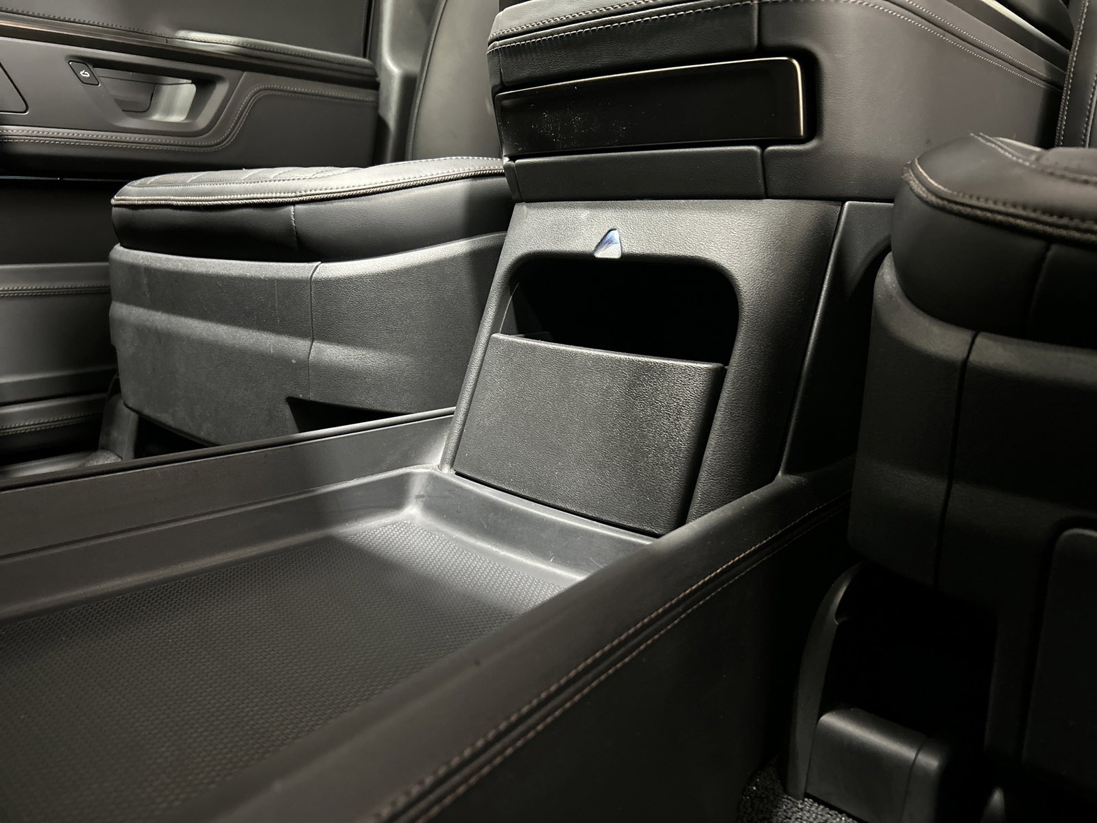 Used 2025 Rivian R1T Premium AWD/4WD image 31