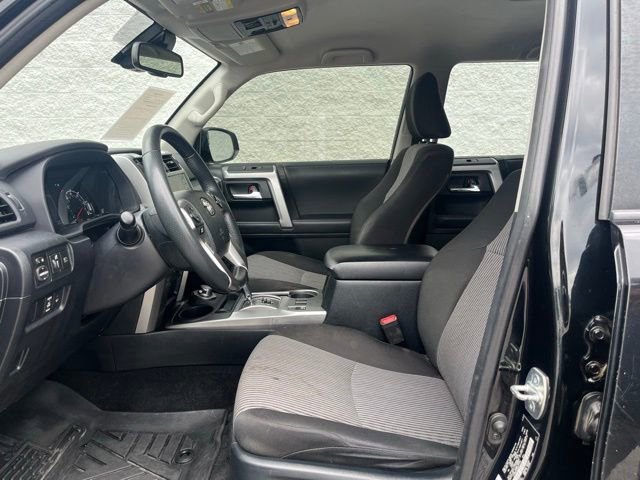 Used 2022 Toyota 4Runner SR5 AWD/4WD image 4