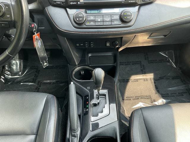 Used 2018 Toyota RAV4 SE AWD/4WD image 15