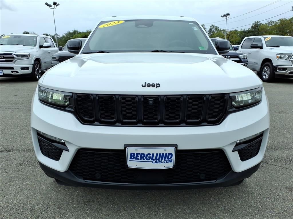 Used 2023 Jeep Grand Cherokee Altitude image 9
