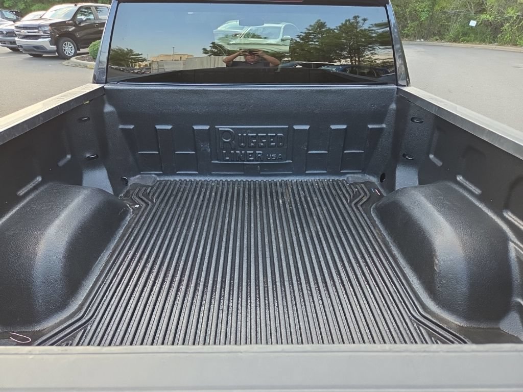 Used 2025 GMC Sierra 1500 SLT RWD image 36
