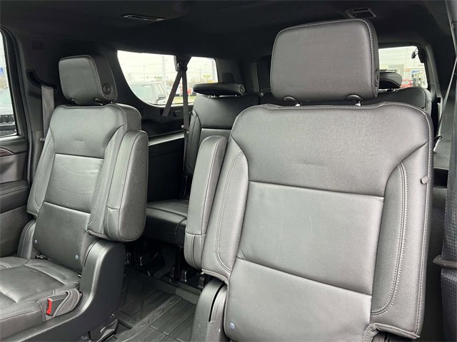 Used 2022 Chevrolet Suburban Z71 w/ Luxury Package image 30