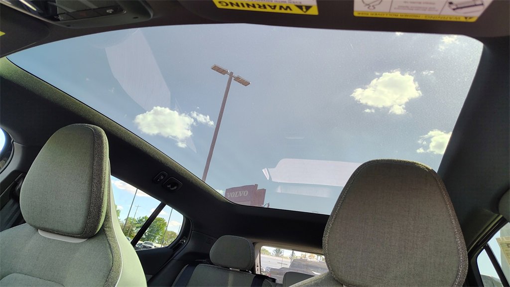 New 2025 Volvo EX30 Plus w/ Climate Package image 24