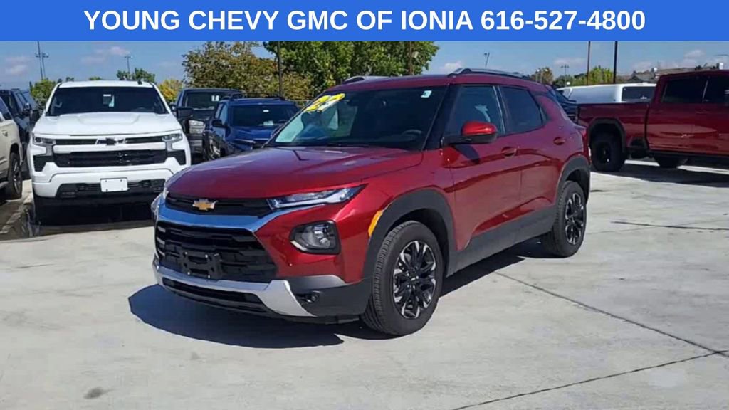 Used 2023 Chevrolet TrailBlazer LT w/ Convenience Package AWD/4WD image 1