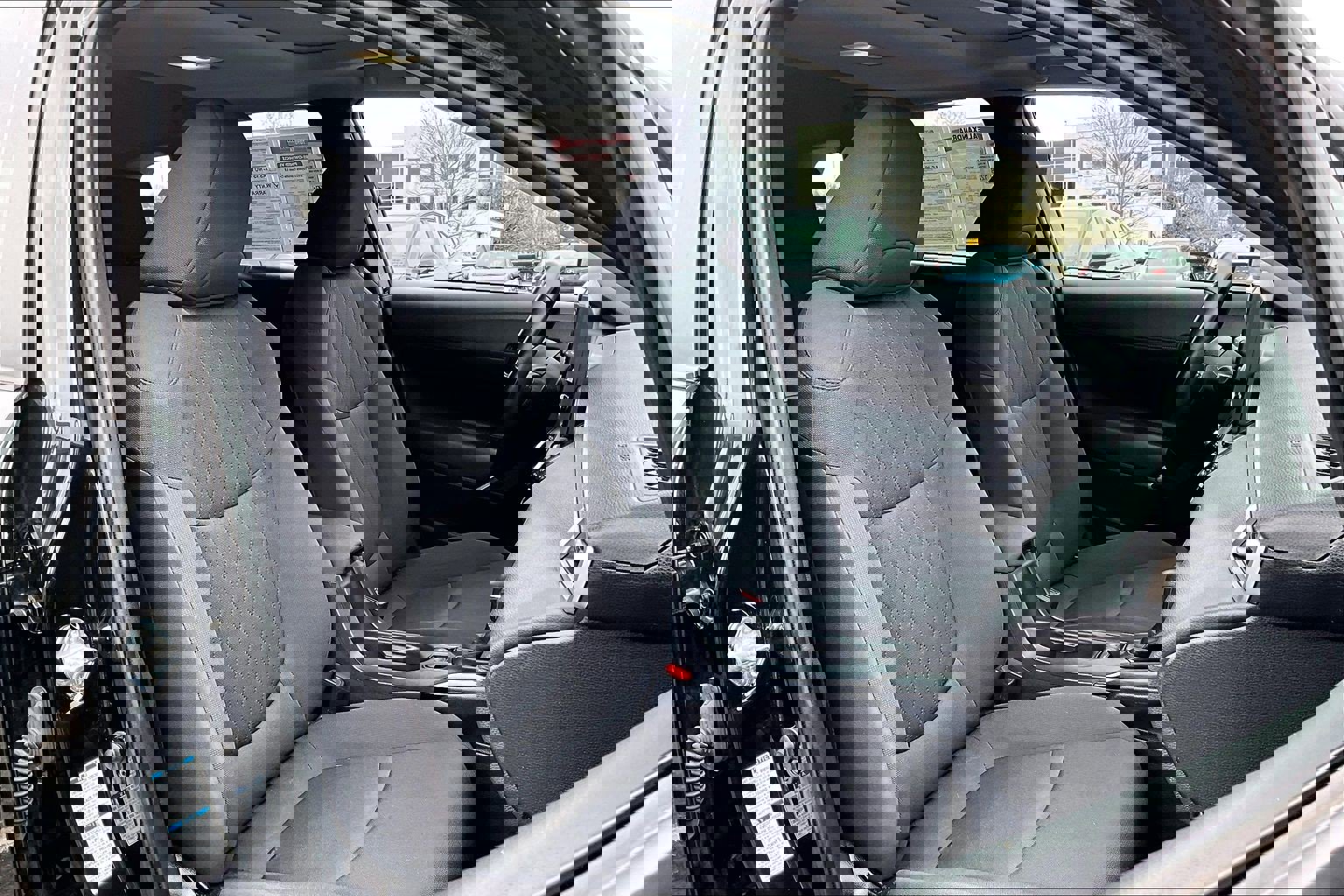 Used 2022 Toyota Corolla Cross LE w/ Moonroof Package image 7