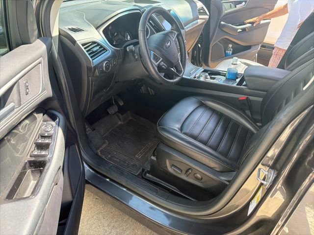Certified 2020 Ford Edge SEL w/ Convenience Package image 3