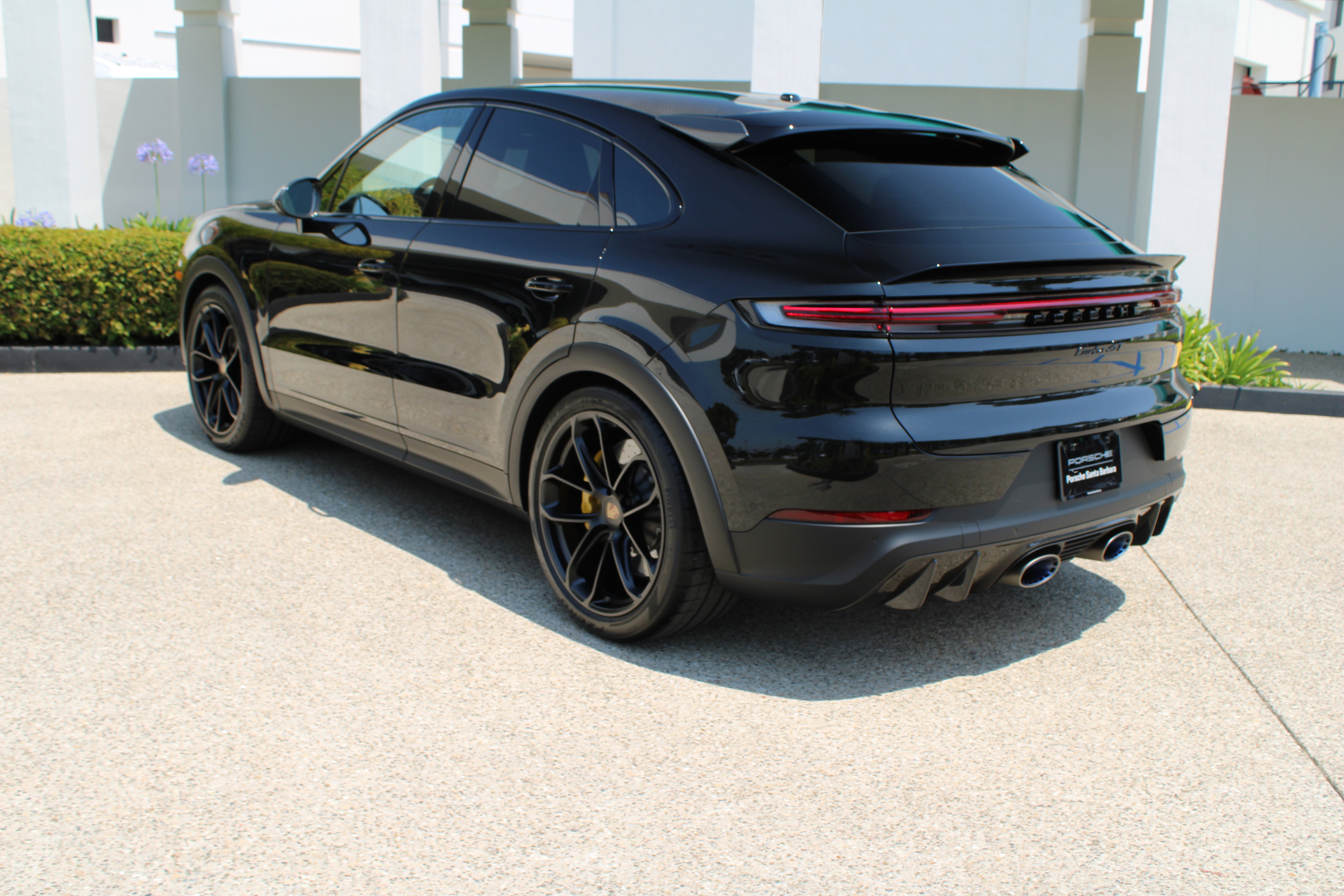 New 2025 Porsche Cayenne Turbo GT image 3