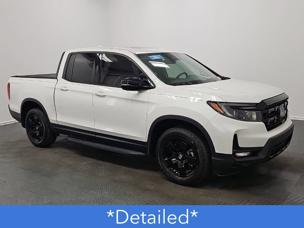 Used 2025 Honda Ridgeline Black Edition image 2