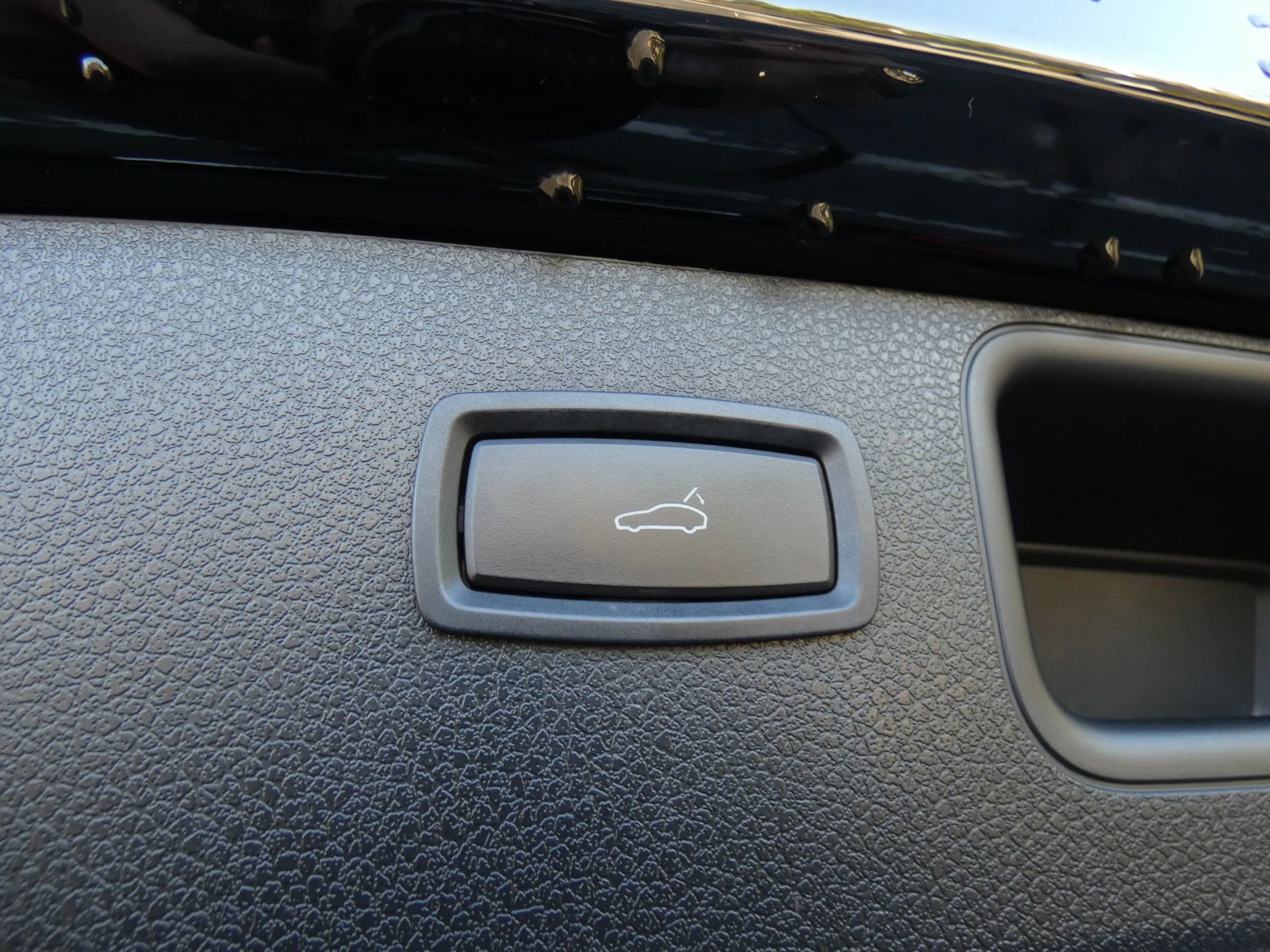 Used 2018 Porsche Macan Sport Edition image 77