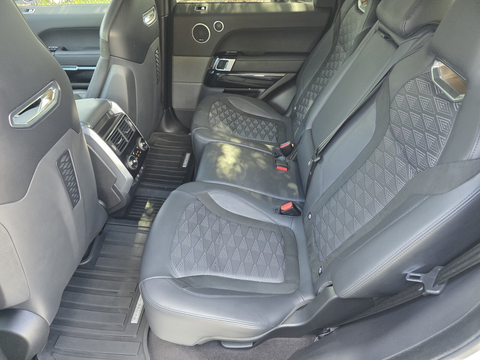 Certified 2022 Land Rover Range Rover Sport SVR AWD/4WD image 15