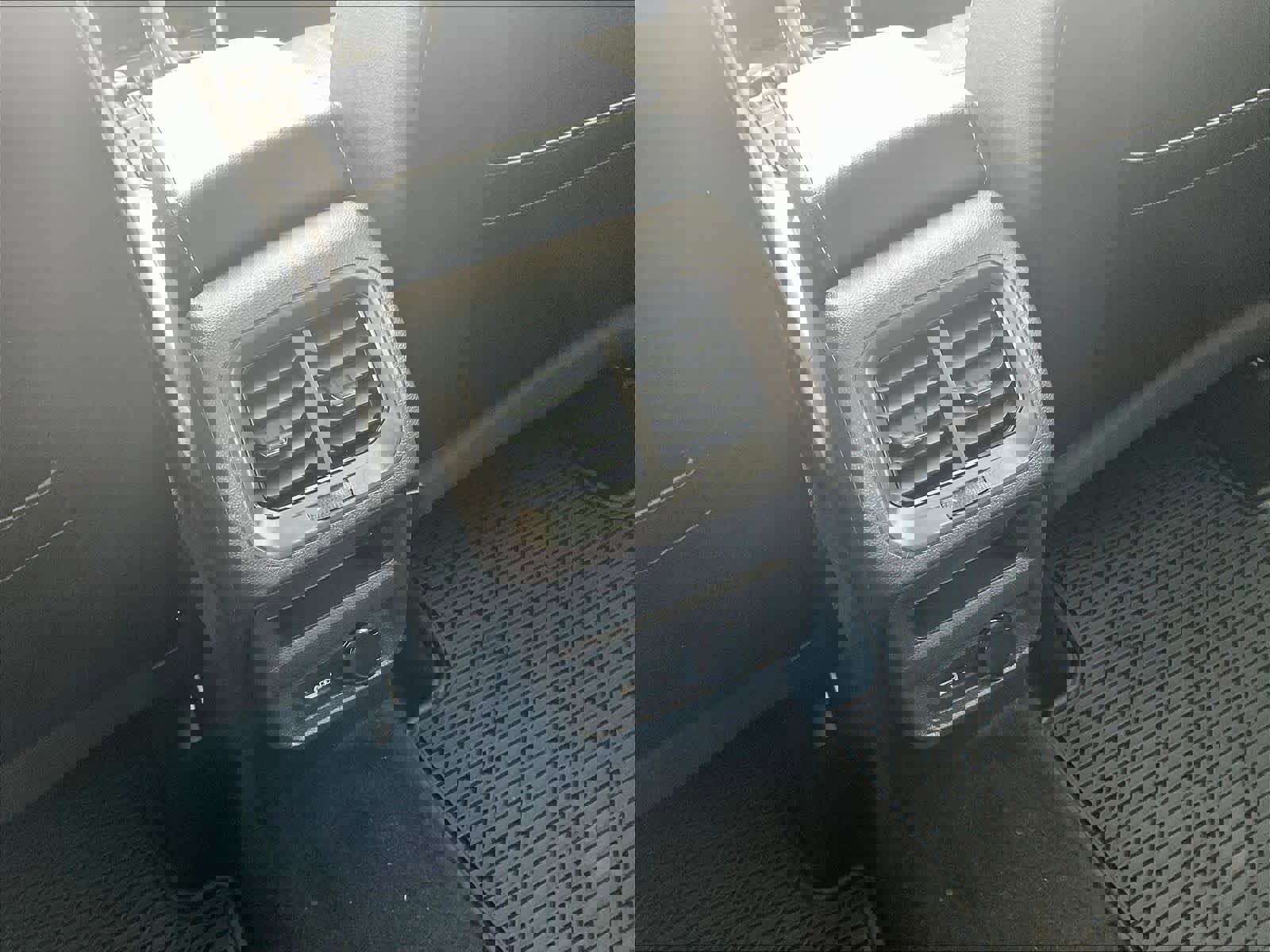 Used 2023 Volkswagen Tiguan SEL R-Line image 26