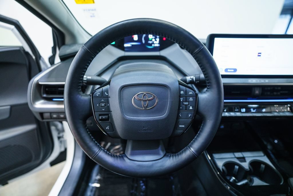 Used 2025 Toyota Prius XLE FWD image 16