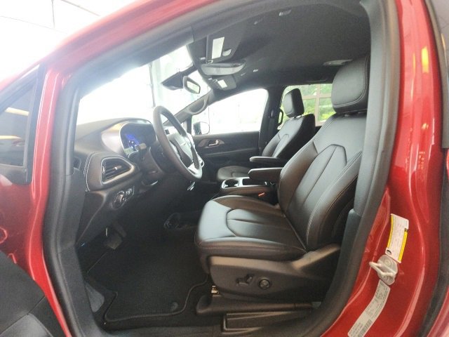 New 2026 Chrysler Pacifica Select image 28