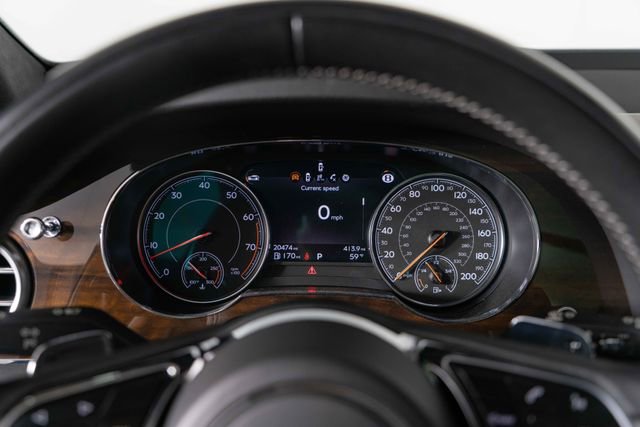 Used 2018 Bentley Bentayga AWD/4WD image 23