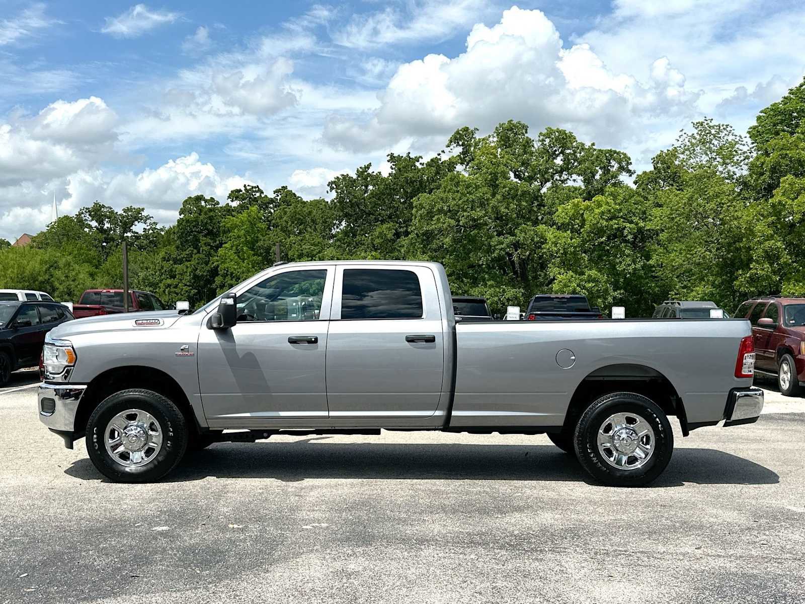 Used 2024 RAM 3500 Tradesman w/ Chrome Appearance Group image 12