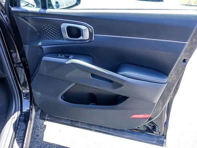 Used 2023 Kia Sorento S w/ Panoramic Sunroof Package FWD image 31