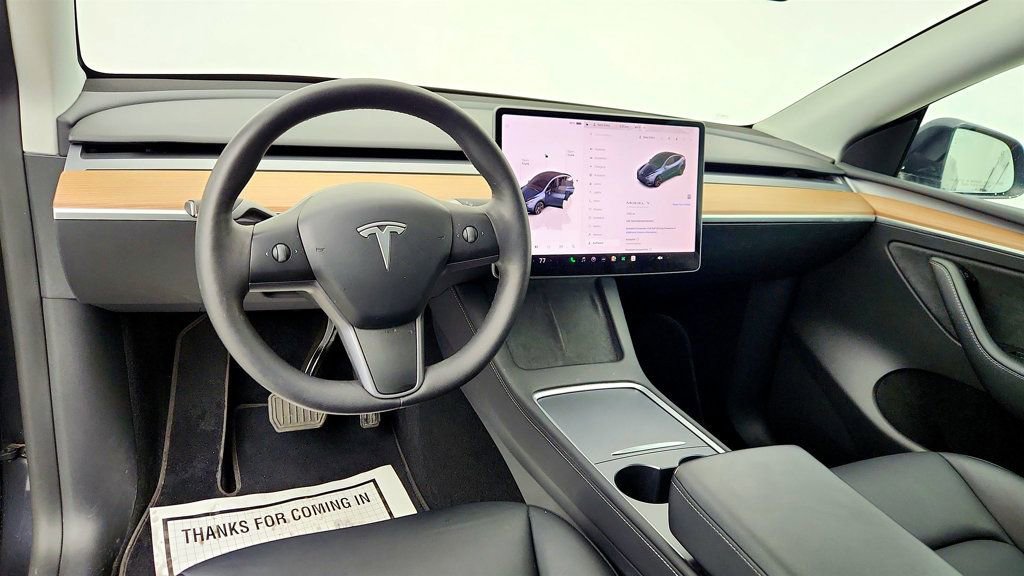 Used 2025 Tesla Model Y Long Range image 12