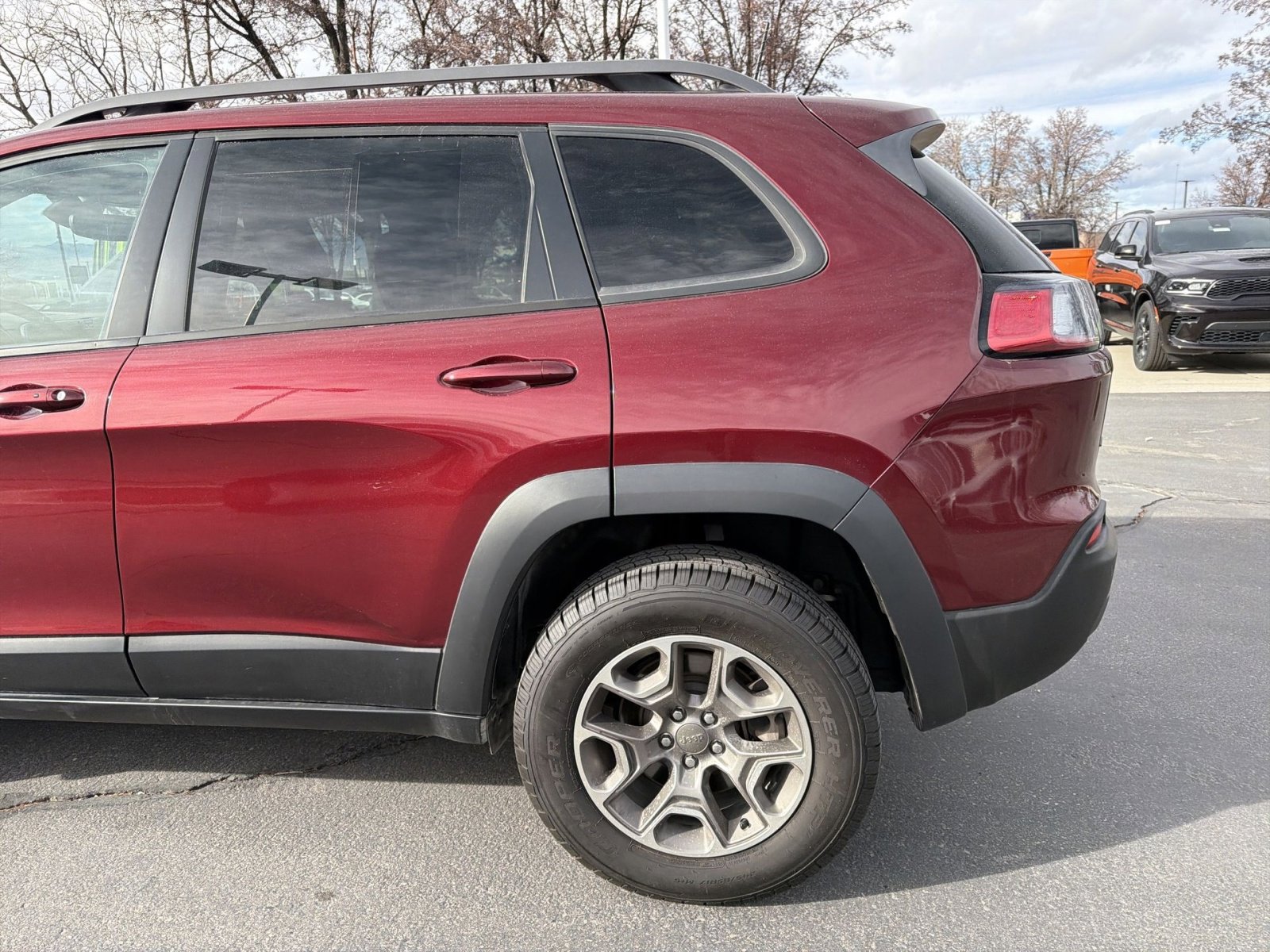 Used 2021 Jeep Cherokee Trailhawk w/ Comfort/Convenience Group image 13