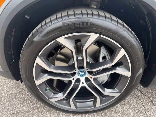 Used 2025 BMW X5 xDrive50e w/ Climate Comfort Package AWD/4WD image 12