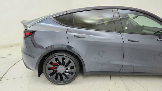 Used 2025 Tesla Model Y Performance image 12