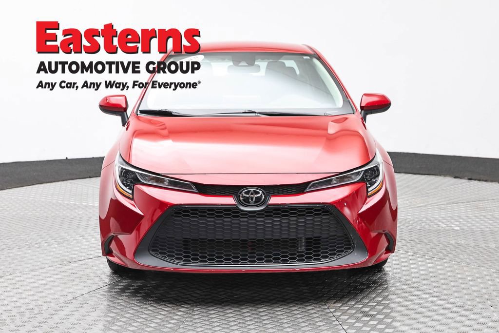 Used 2020 Toyota Corolla LE FWD image 2