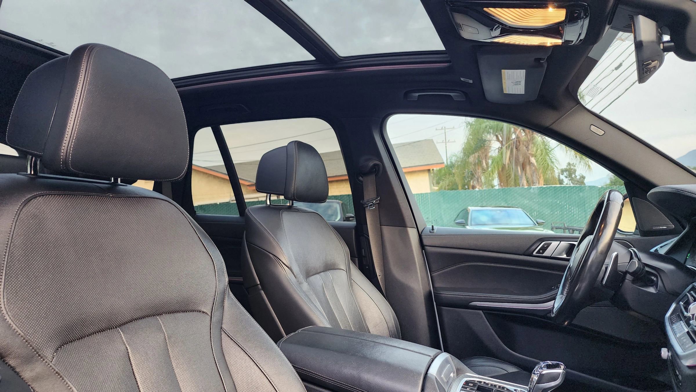 Used 2020 BMW X5 M50i w/ Premium Package image 24