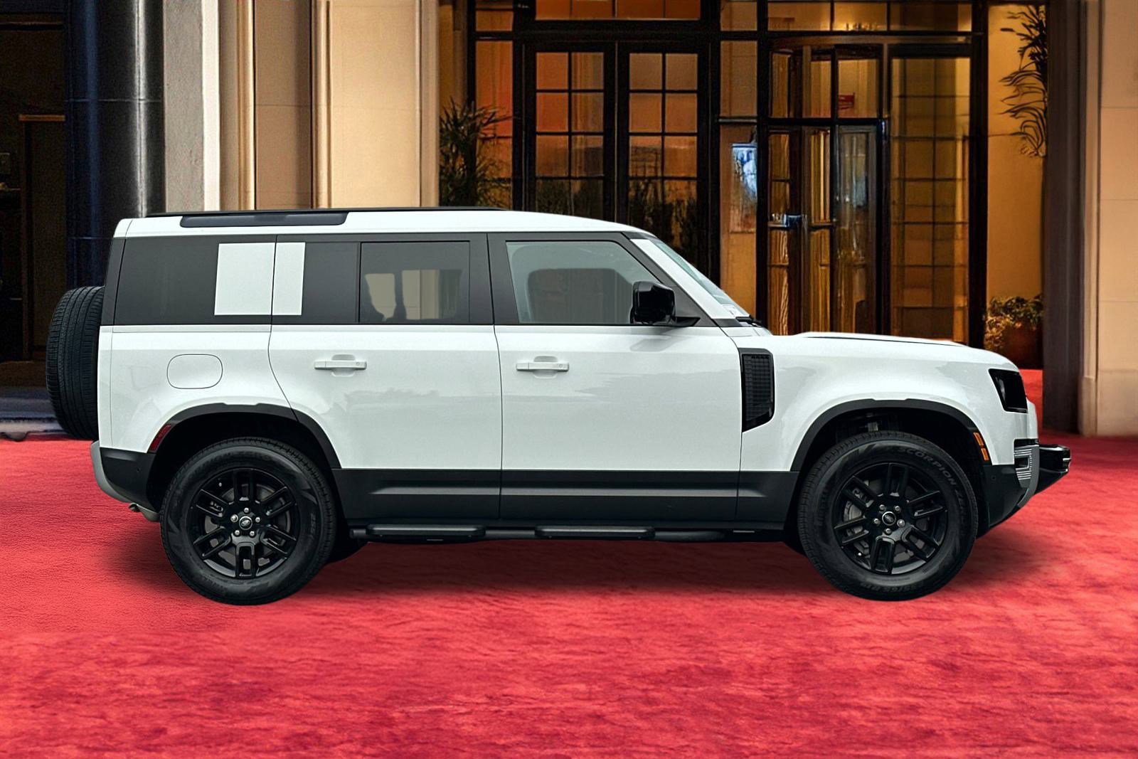 Used 2025 Land Rover Defender 110 S image 9