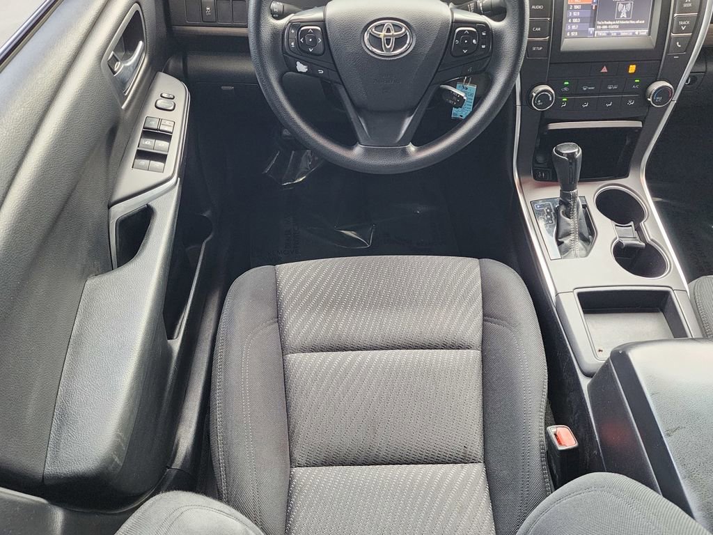 Used 2016 Toyota Camry LE FWD image 11