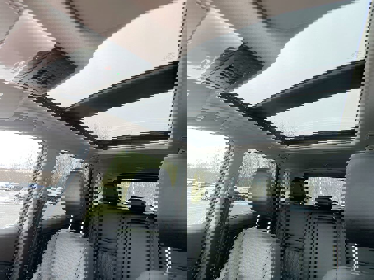 Used 2023 Nissan Rogue Platinum w/ Platinum Premium Package image 22