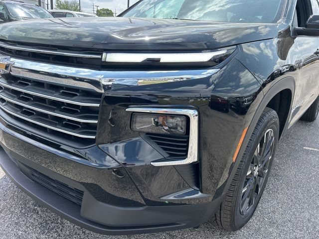 New 2026 Chevrolet Traverse LT w/ Sun and Wheel Package FWD image 9