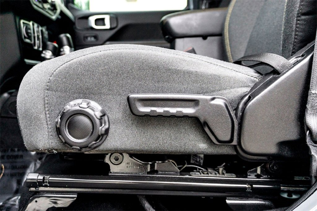 Used 2024 Jeep Wrangler Unlimited Sahara image 12