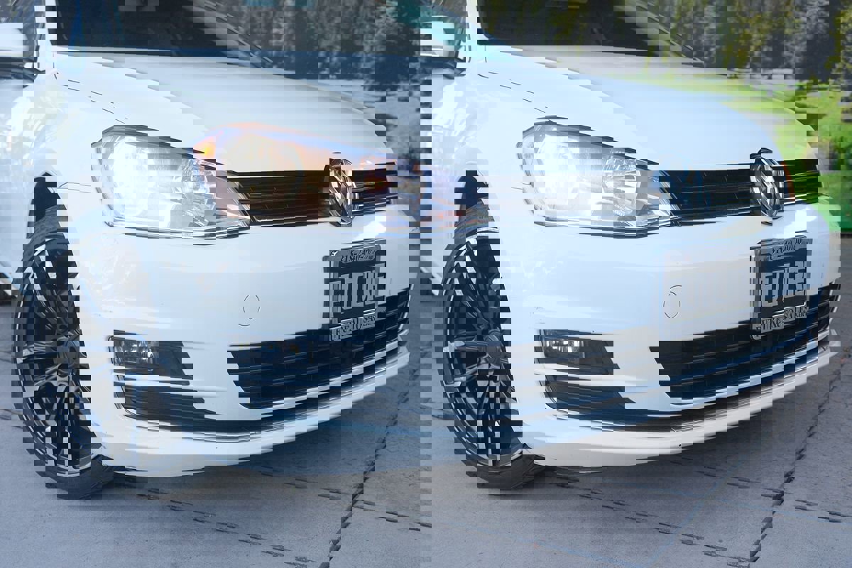 Used 2017 Volkswagen Golf SEL image 7