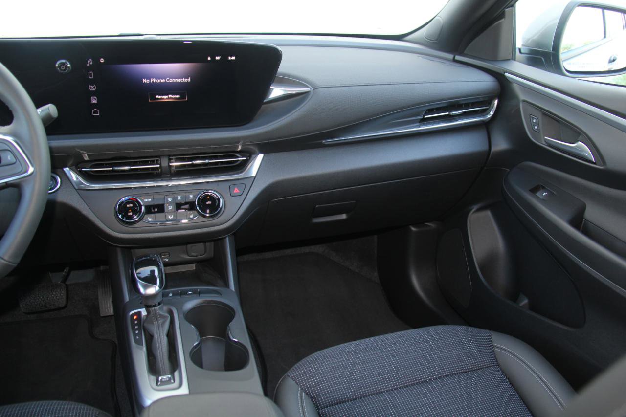 Used 2025 Buick Envista Preferred w/ Convenience I Package image 10