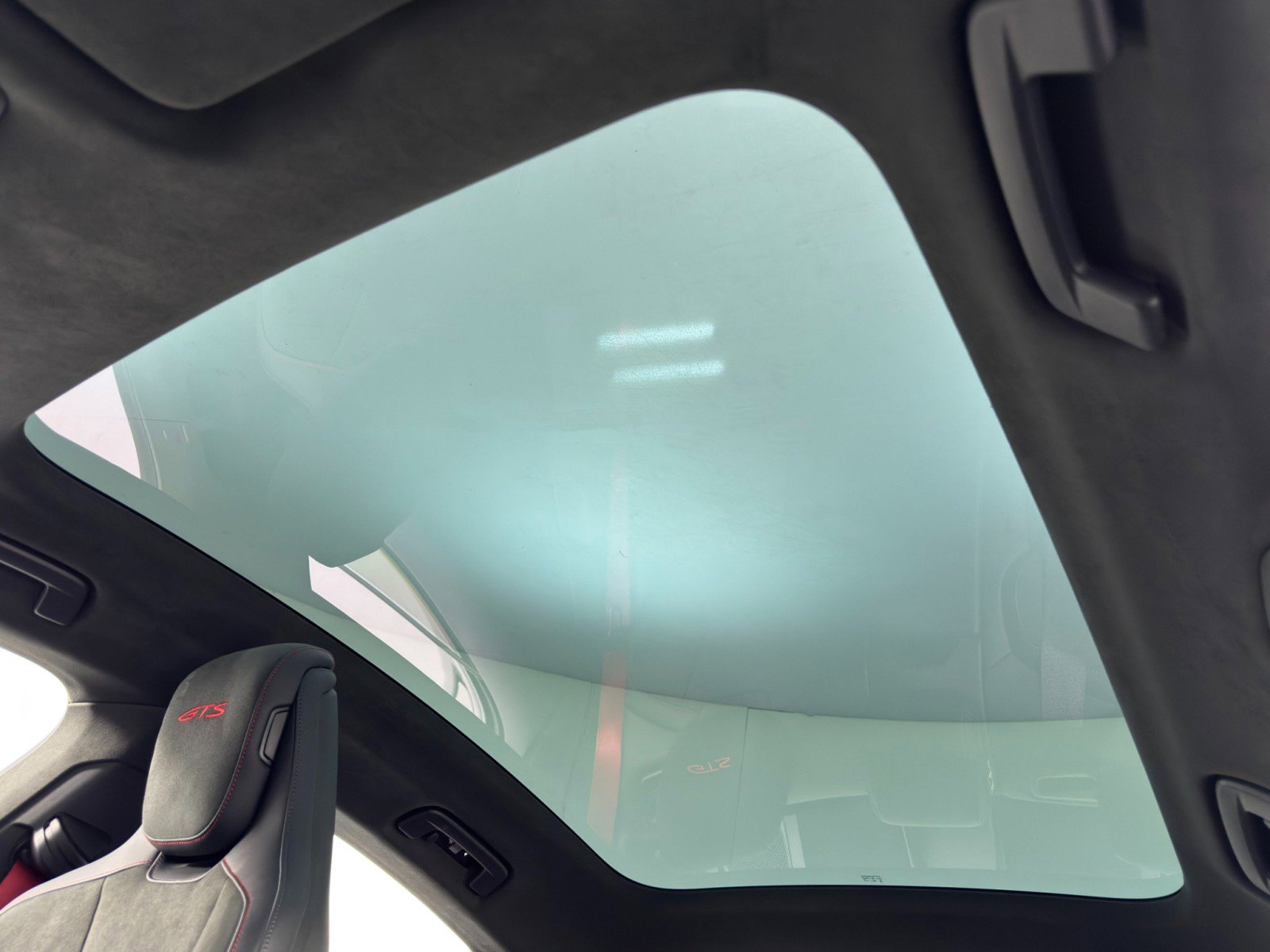 Used 2023 Porsche Taycan GTS image 12