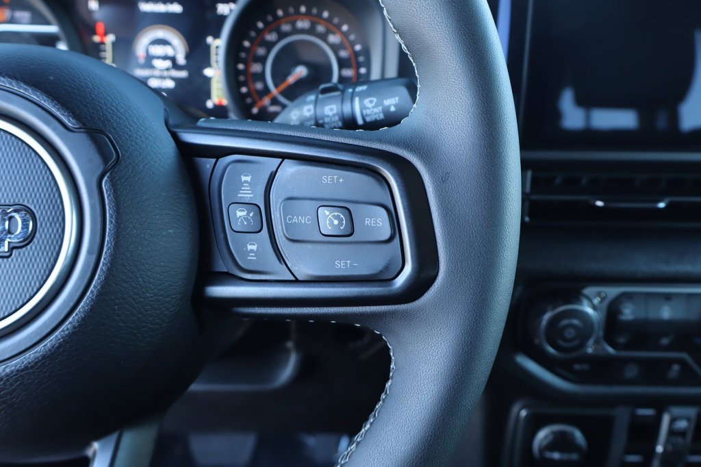 Used 2025 Jeep Wrangler Unlimited Sport AWD/4WD image 24